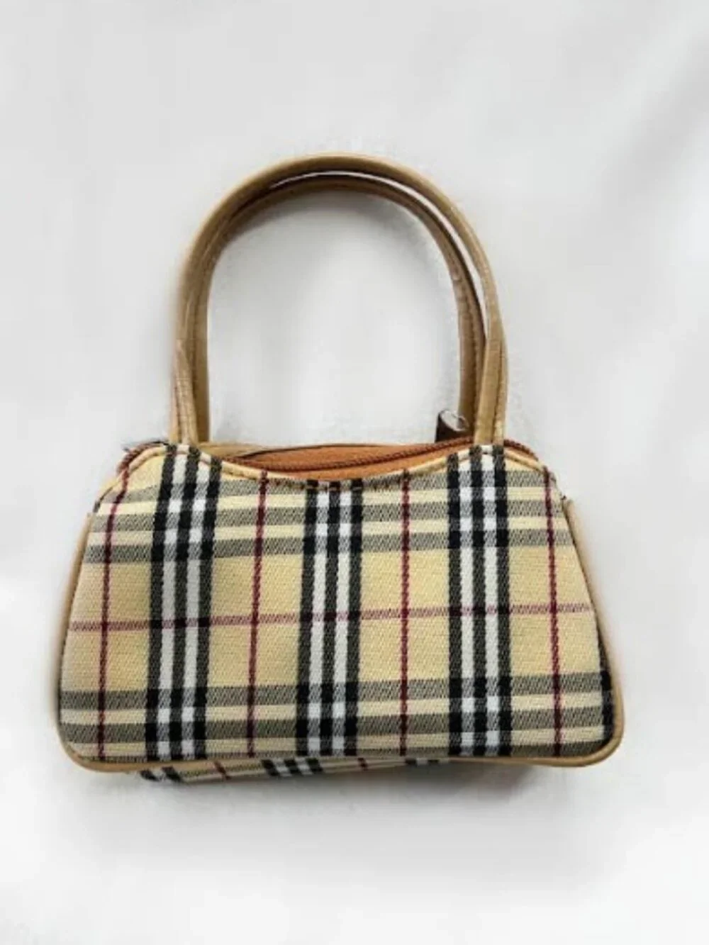 Mini Handbag | Cute Compact Purse | Stylish Everyday Bag | Lightweight & Trendy - Picture 2 of 3